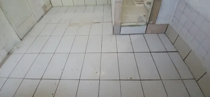 Vendo quarto com banheiro na penha por 27 mil não paga água e nem luz venha morar na penha
