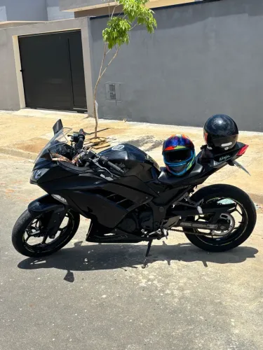Kawasaki ninja 300 all black