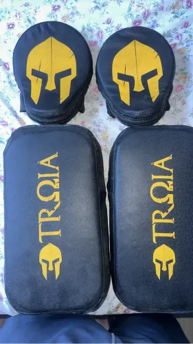 Manopla - Thai Pad Troia