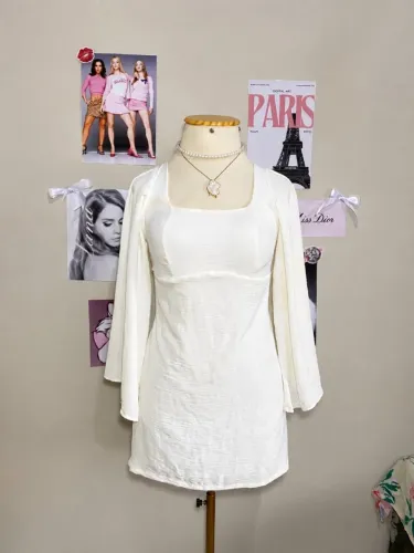 Vestido branco manga longa