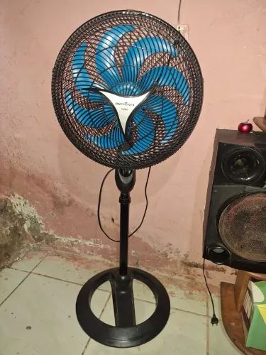 Ventilador Britânia lindo pra vc enfeitar sua casa Pode testar
