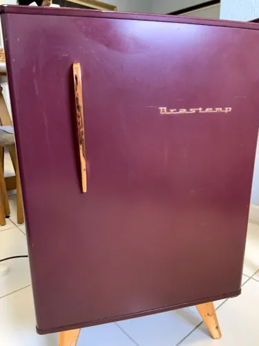 Frigobar Brastemp Retrô 76L Marsala 220V BRA08BGBNA