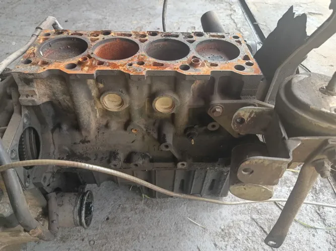 Bloco do motor Escort 1.8 16v 1999