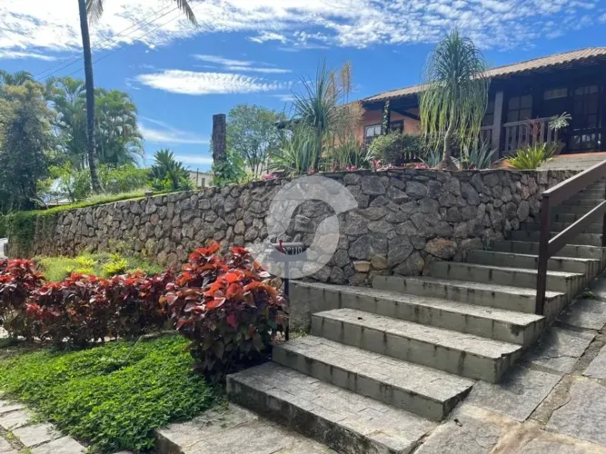 Casa com 4 dormitórios à venda, 425 m² por R$ 2.400.000,00 - Itaipu - Niterói/RJ