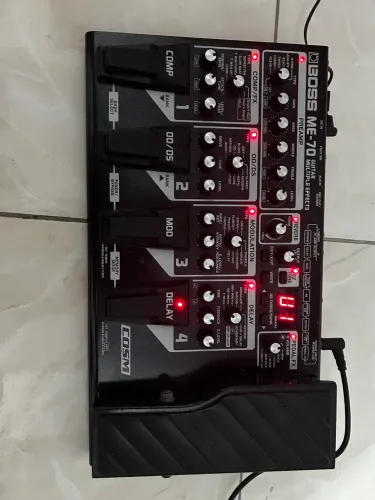 Pedaleira Boss ME-70