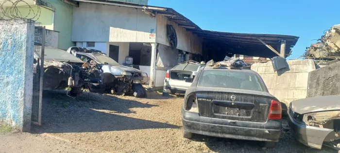 VENDO LOJA DE PEÇAS USADAS AUTOMOTIVA NA AVENIDA PAULO SCHROEDER BOEHMERWALD JOINVILLE