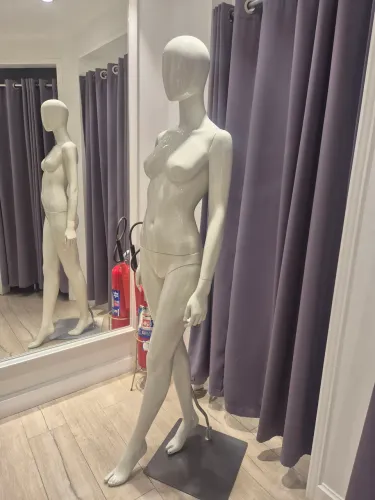 Manequim feminino 