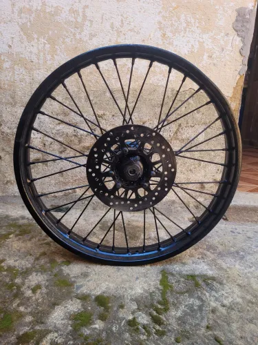 Roda Aro 21 dianteira