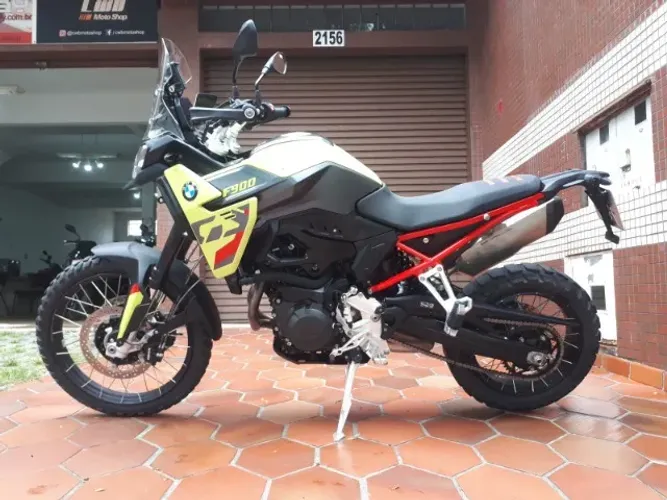 BMW F900 GS Plus 2025.