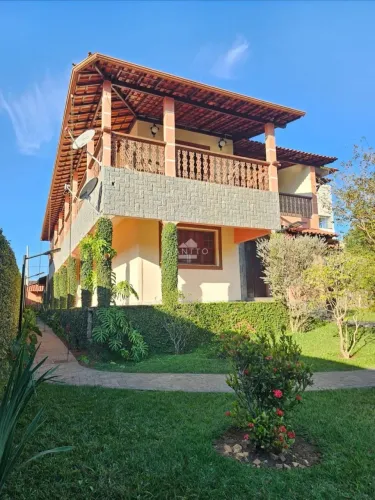 Casa duplex, 3 quartos, suíte, jardim, Santos Dumont