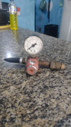 Vendo Manômetro Com Bico Para Gás Hélio Funcionando Normal <br>ZAP *<br>Valor 100,00