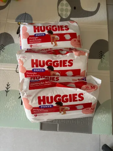 Vendo ou troco fralda Huggies Pants Proteção Acolchoada Tamanho M