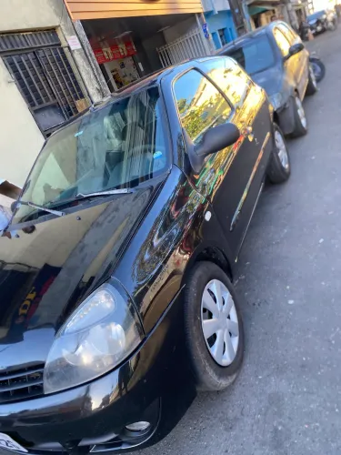 Renault Clio Hi-flex 1.0 16V 3P 2011