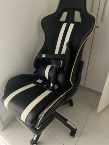 CADEIRA GAMER SEM DEFEITO SEMI NOVA!