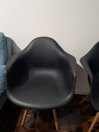 Cadeira Charles Eames