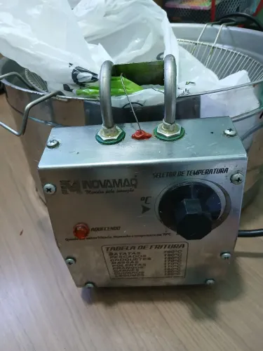 Fritadeira elétrica Inovamaq para pastéis e batata frita