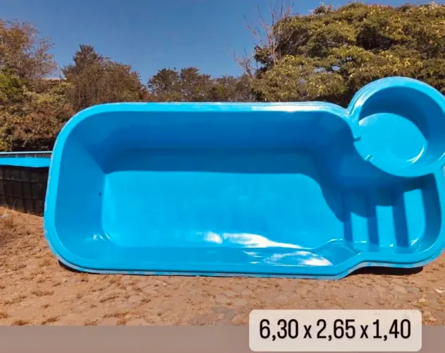 Oferta Piscina de fibra direto da Fábrica. De alta qualidade e durabilidade!