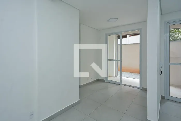 Apartamento à Venda - Veleiros, 2 Quartos, 79 m2