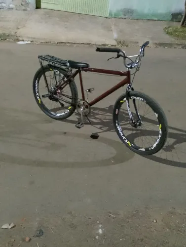 Vendo uma bicicleta