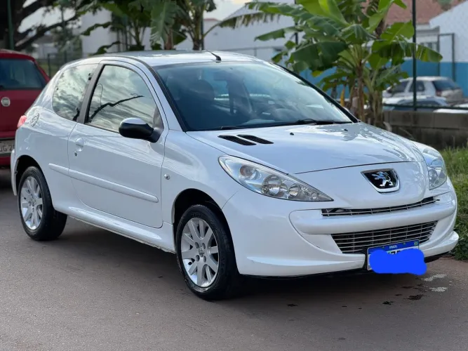 Peugeot 207 XR 1.4 Flex 8V 3P 2013