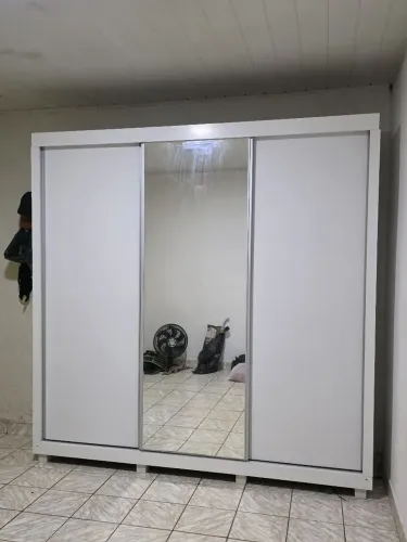 GUARDA ROUPA GRANDE COM ESPELHO