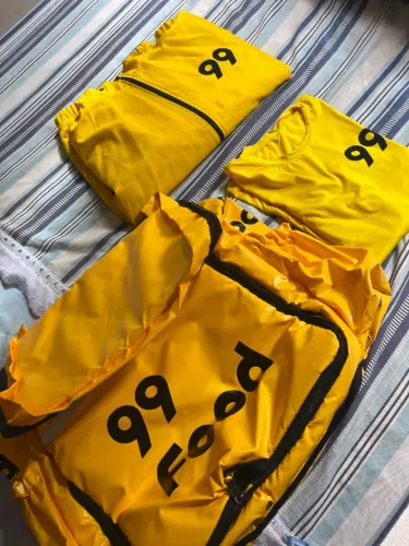 Bag 99, jaqueta 99, camisa 99