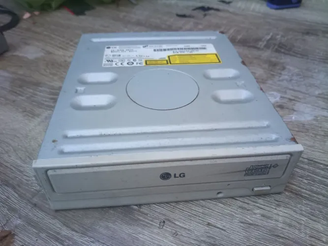 Driver de cd ROM antigo LG, não testei