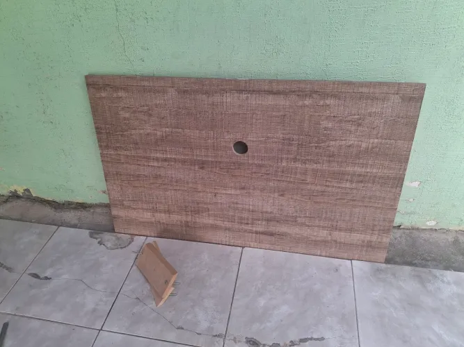 Vendo painel de TV medindo 1,20 m X 74cm