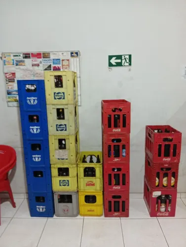 Vendo engradados e vasilhames retornaveis vazio