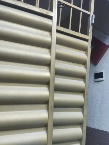Vendo portão duas partes
