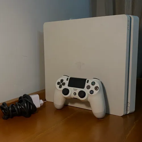 PS4 SLIM BRANCO - CONTROLE ORIGINAL - EXCELENTE ESTADO DE CONSERVAÇÃO