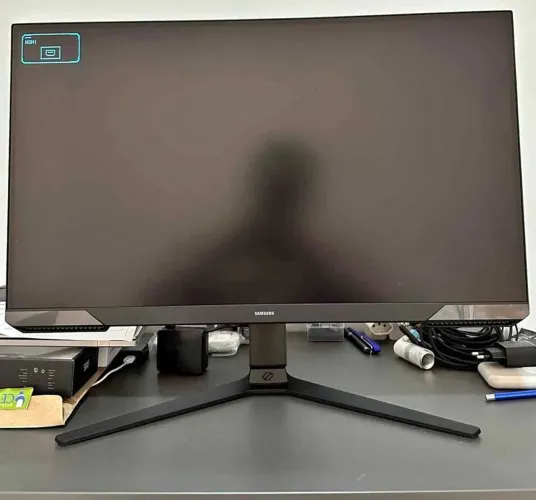 Monitor Gamer Samsung 27 Full Hd 180hz 1ms Odyssey G3 100V/240V - perfeito na caixa