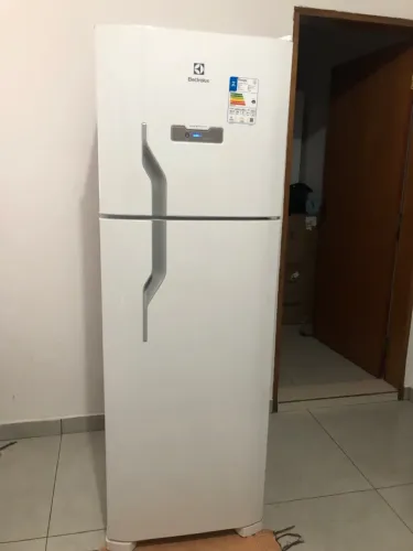 Geladeira Electrolux frost free 371 litros