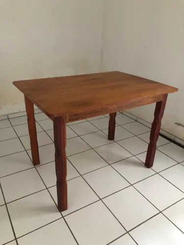 Vendo mesa de madeira