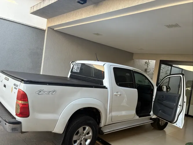 Toyota Hilux CD SRV 4X4 2.7 Flex 16V Aut. 2015
