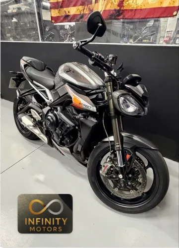 Triumph Street Triple 765 RS, 2023 financio  troco carro moto maior menor valor 