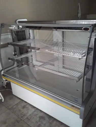 Vitrine refrigerada - ÓTIMO ESTADO