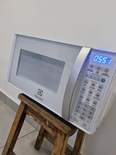 Micro-ondas Electrolux Branco 20 lts (Usado)
