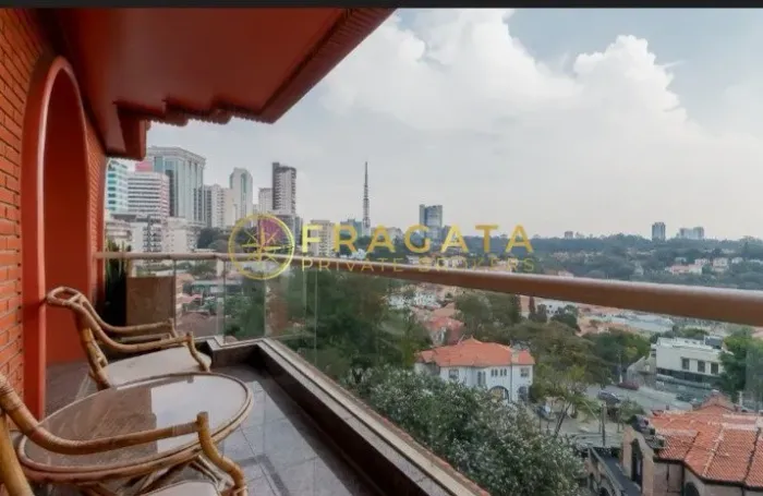 Cobertura à venda em Higienópolis com 580 m² - 4 dormitórios, 5 vagas e depósito.