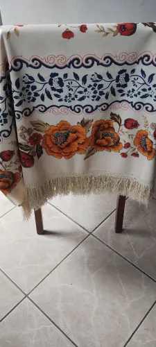 Colcha grande ( de cama ) nova. 