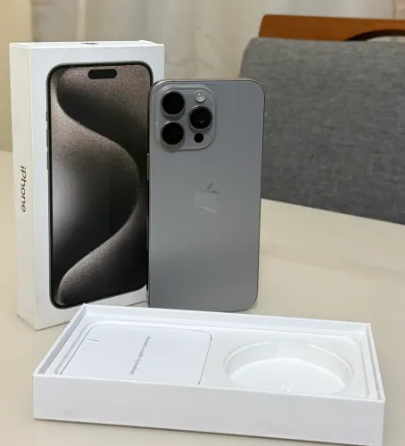 iPhone 15 Pro Max Titânio 256GB - Impecável 84% bateria