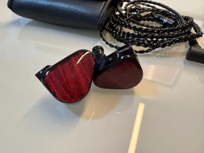 Fone de Ouvido Truthear Zero Red