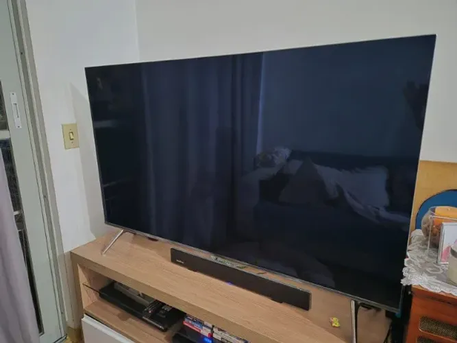 Televisão quebrada -  tela não acende mais