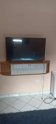 VENDO TV SMART 43 POLEGADAS.