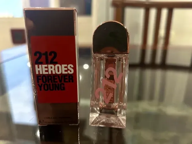 Miniatura perfume 212 Heroes Carolina Herrera (NOVO e original)