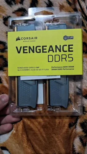 Memória RAM 16GB (2x8) DDR5 5200MHz Corsair Vergeance