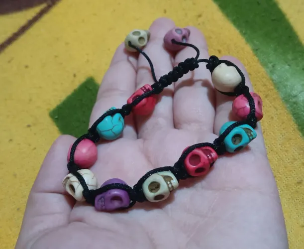 Pulseira caveirinhas coloridas!!!