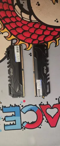 kit de memória RAM OLOy Owl Black DDR4, totalizando 16GB (2x8GB) com 3000MHz de frequência