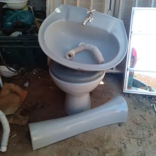 Conjunto de vaso sanitário