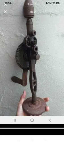 Furadeira manual
